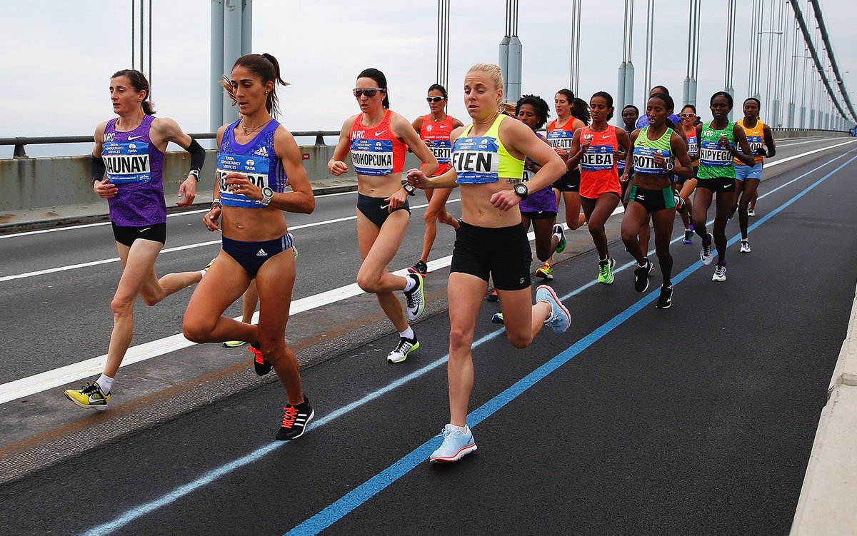 Race feeling. Легкая атлетика марафонский бег. Марафонский бег дистанция. Бег на длинные дистанции. Профессиональные марафонцы.