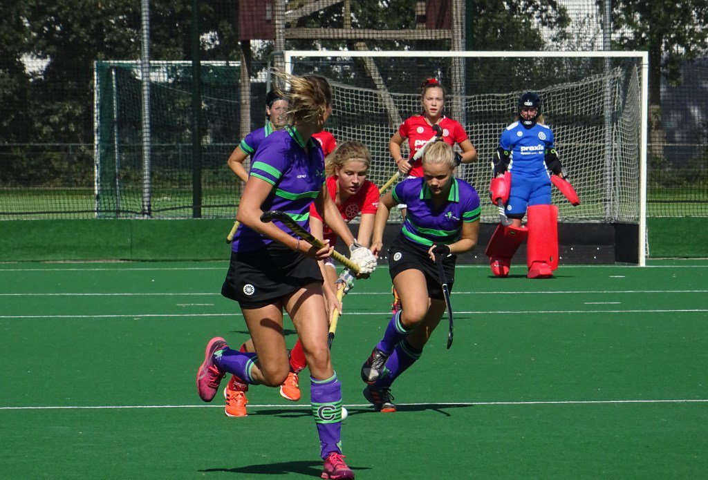 Ruime zege hockeyvrouwen WMHC WAGENINGEN De vrouwen van WMHC hebben hun eerste thuiswedstrijd in de nieuwe competitie in winst weten om te zetten. Tegenstander Eindhoven, die evenals WMHC de eerste competitie... twib.in/l/9M6x5pbj4kXE
