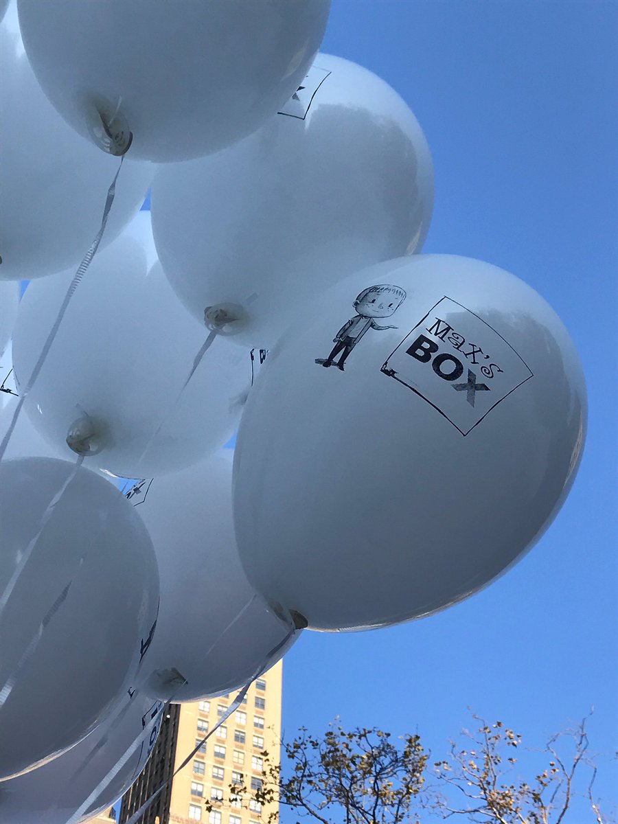 stanberybooks's tweet photo. What a great way to spend the last day of summer! Thanks to everyone who came to @BKBF to meet “Max’s Box”!!#childrensbooks #emotions #MaxsBox #pixelmouse #schifferkids https://t.co/sLsEJmTlIK