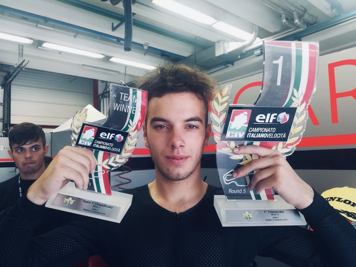 osrofficialteam's tweet photo. Il weekend di gare al Mugello per il campionato italiano velocità si è concluso con altre belle soddisfazioni......👉 https://t.co/zjCKPmF6iD https://t.co/geW48CHetO