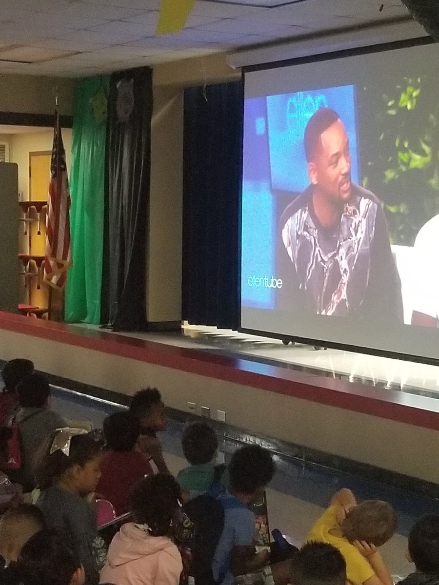 TKaicy's tweet photo. Students watch video on kindness from @TheEllenShow  and give feedback. #KindnessMatters #PirrungInspires https://t.co/GMFzDTOoqJ