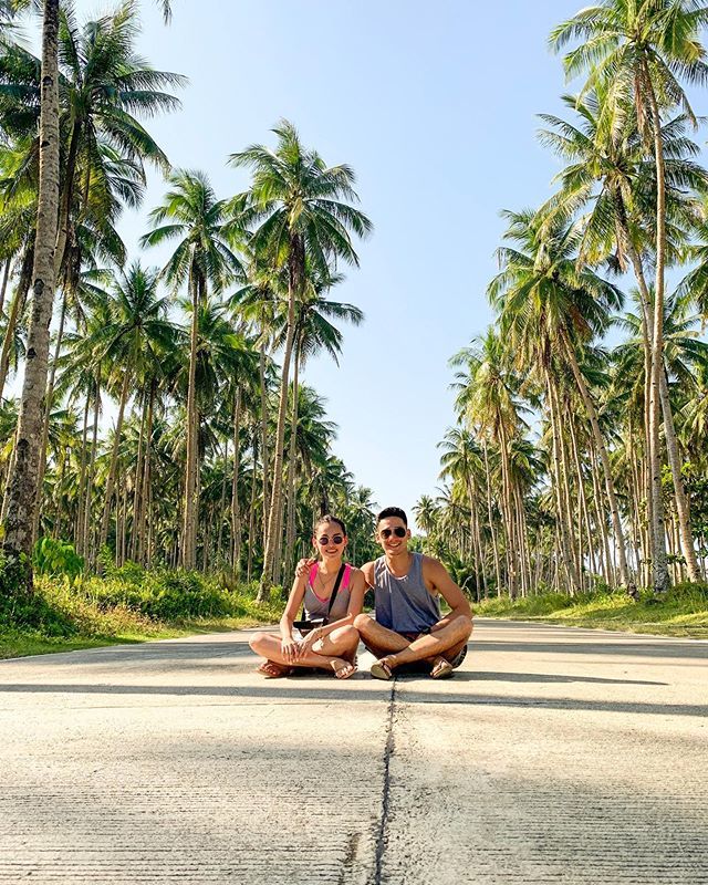 Linseyyang's tweet photo. There's always a first time for us, like sitting on the road for the gram 😜🌴 #siargaophilippines #anggandamopilipinas🇵🇭 https://t.co/75MZxrWbPw https://t.co/x2YnnikW77