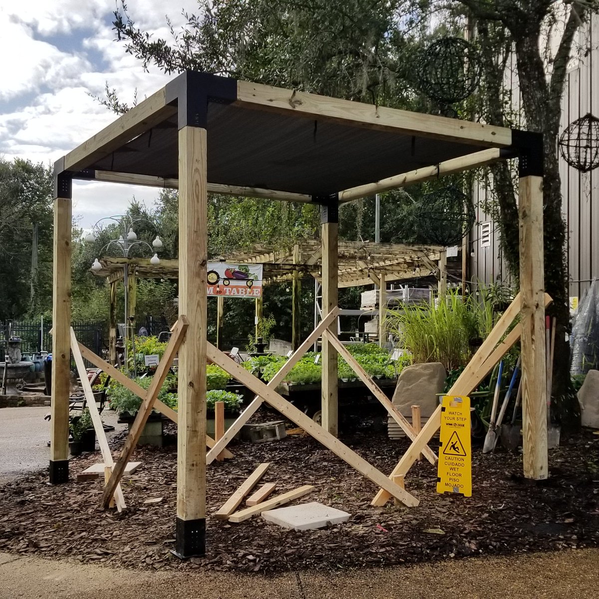 EspositosGC's tweet photo. And it's up! This new pergola system will be offered in our store soon. It's unique in that it's a kit with the corners - all you have to do is cut the wood to your desired height and put them together! There are 4x4 and 6x6 kits and they can even be connected together. https://t.co/9IDgQial5D