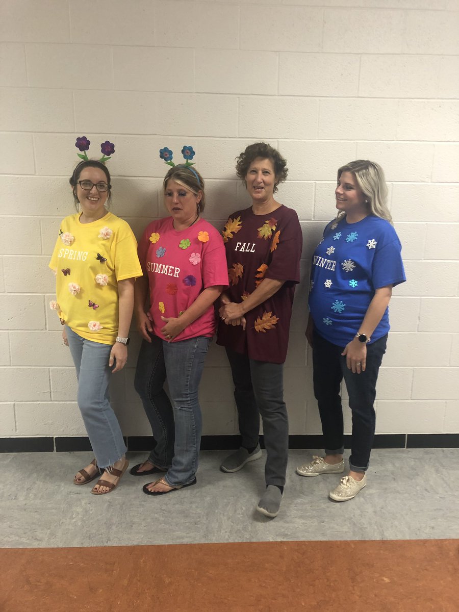 mrsamylai's tweet photo. Our FCS department brought the spirit today! We call ourselves “The Four Seasons” 🌸🌞🍂❄️ #dynamicduoday #bridgelandbest #forthcomingweek @mrsekenjura @BlakeAlex51105 https://t.co/AnkLD8IwBW