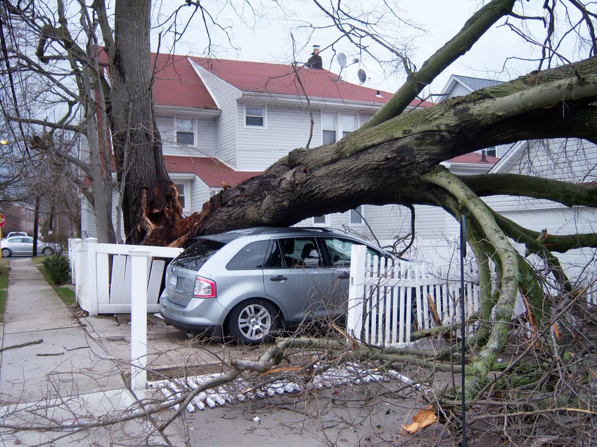 xap360's tweet photo. When #disaster strikes in your area, you need to be the one they call. Become an XAP360 certified service provider today and gain the advantage over your competition. Expanding your market starts here: https://t.co/begVbzTiGJ #XAP360 #Kespry #ResidentialRoofing https://t.co/rvWpv772sR