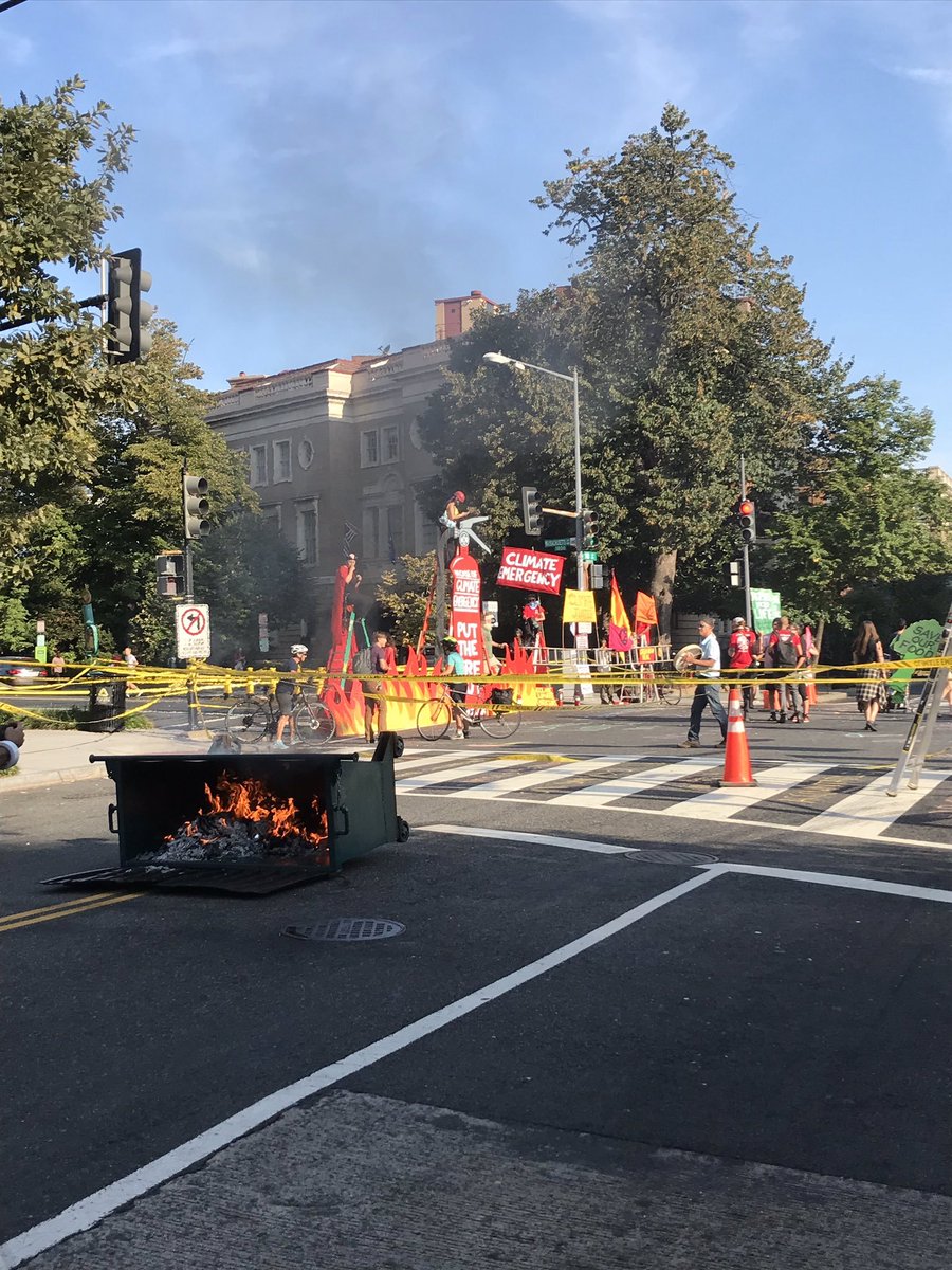 PoPville's tweet photo. UPDATE: Dumpster Fire on Mass Ave
https://t.co/BfUFeUy45s https://t.co/EinI4B6cKr
