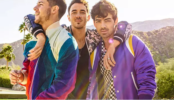 hits957denver's tweet photo. Calling all @jonasbrothers fans! Want to see their 10/1 show at @pepsicenter? Want to meet them? Do the following for your chance to win 2 tickets and meet &amp; greet passes: 

- Follow @957theparty ⬅️

- RT, tag a friend and use the hashtag #sweepstakesentry 

Winner chosen 9/27! https://t.co/Py4G9VQSum