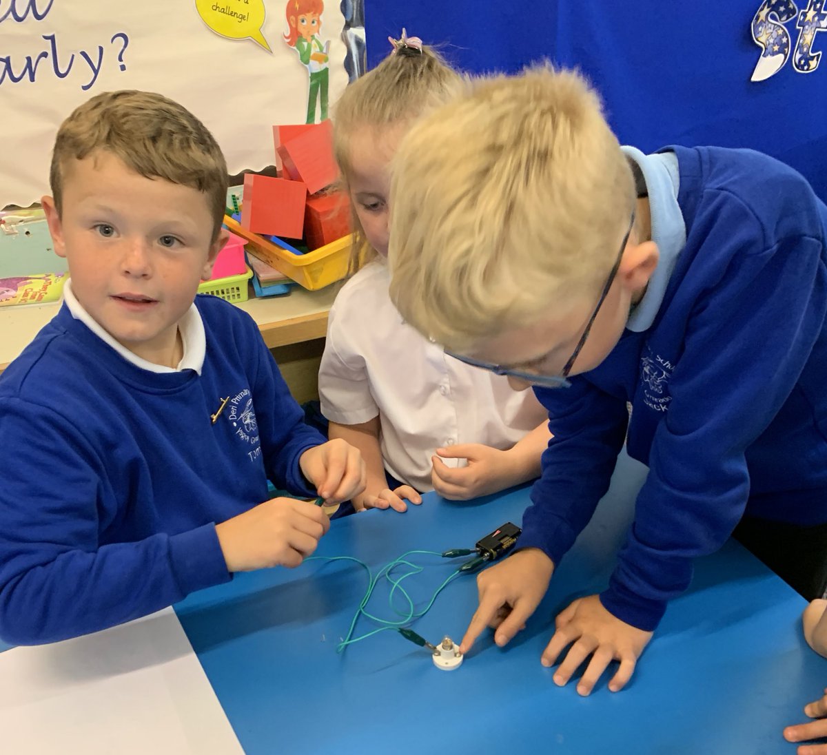MissReesDeri's tweet photo. This week we are learning all about the famous inventor Thomas Edison. Amazing problem solving and perseverance today to create circuits to make the bulb light up. 💡💡 https://t.co/dL2oYiyICx
