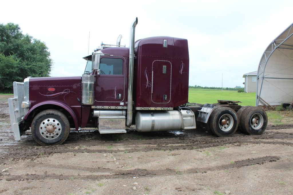 AgVisors's tweet photo. ONLINE ONLY AUCTION
Feedlot Retirement Equipment Auction
Bidding Ends: October 31

Over 70 lots! Tractors, Loaders, Hay &amp; Forage Equipment, Cattle Equip, Trailers, Attachments &amp; more. Don't miss out on. Visit https://t.co/10kIL5s0VK for more lots and to bid.

Jordan: 605-809-5552 https://t.co/t6dIQZPHkM