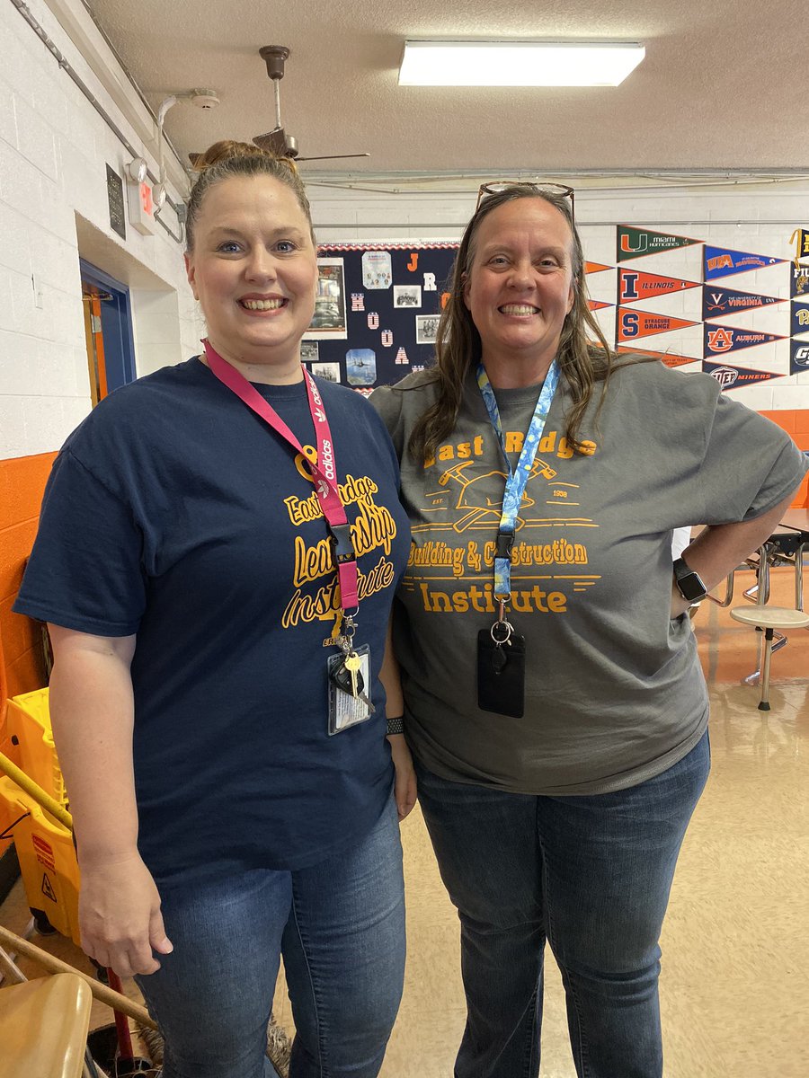 HcsReady's tweet photo. Monday is the new FRI-day! @PioneersRidge @erhsEDinst @ERHSBuildConst @HCSfutureready #WeAreHamilton https://t.co/Y5CM32lNTD