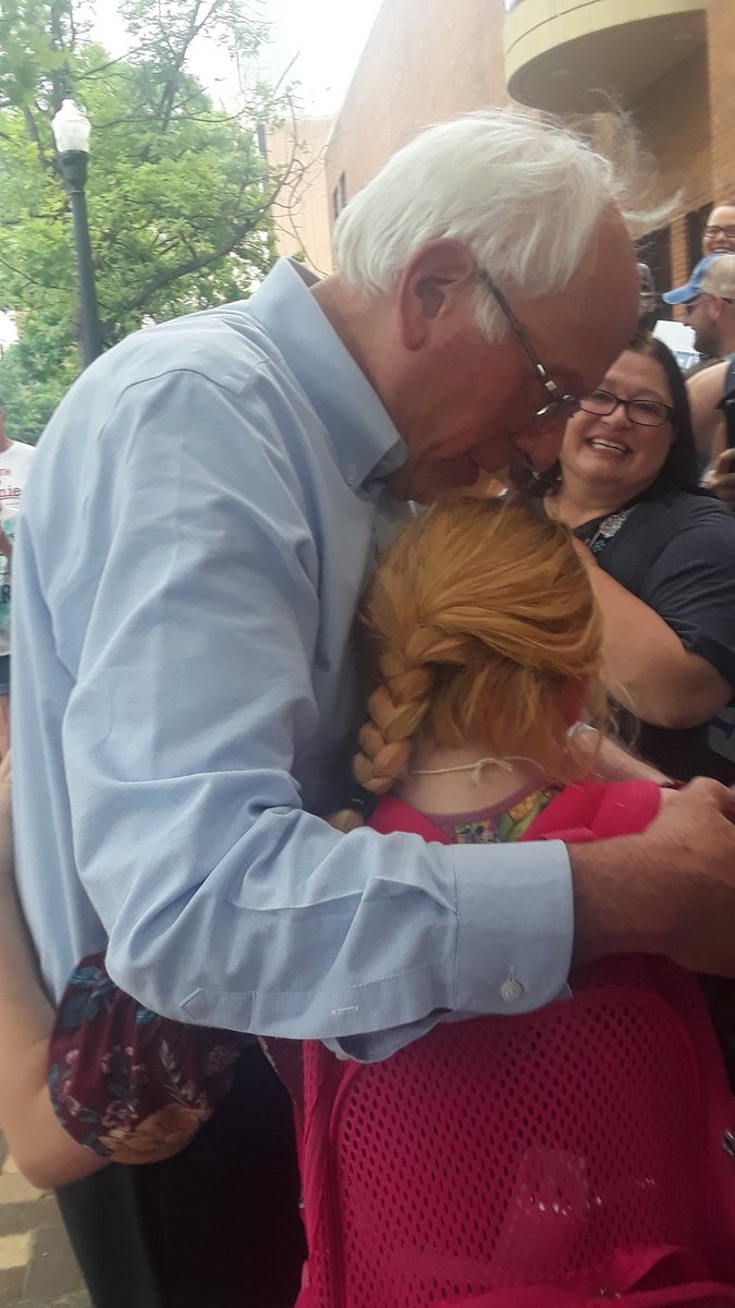 kelz3108's tweet photo. @PepperOceanna My friend, Crystal Roberts (last pic) was at the same Birmingham, Alabama rally (#Bernieham) I was at. This happened when her 10 year old daughter got to meet her hero 😊 She isn't on Twitter, but she gave me permission to share her pic(s) with you, if you'd like to use it. https://t.co/kMOSKrMFss