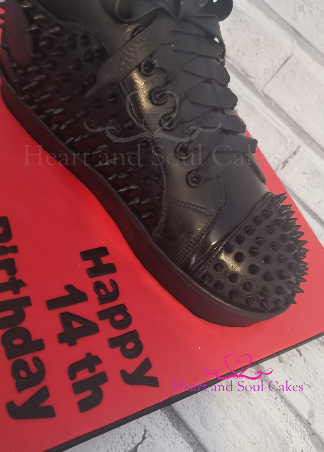 Replica christian louboutin mens deals