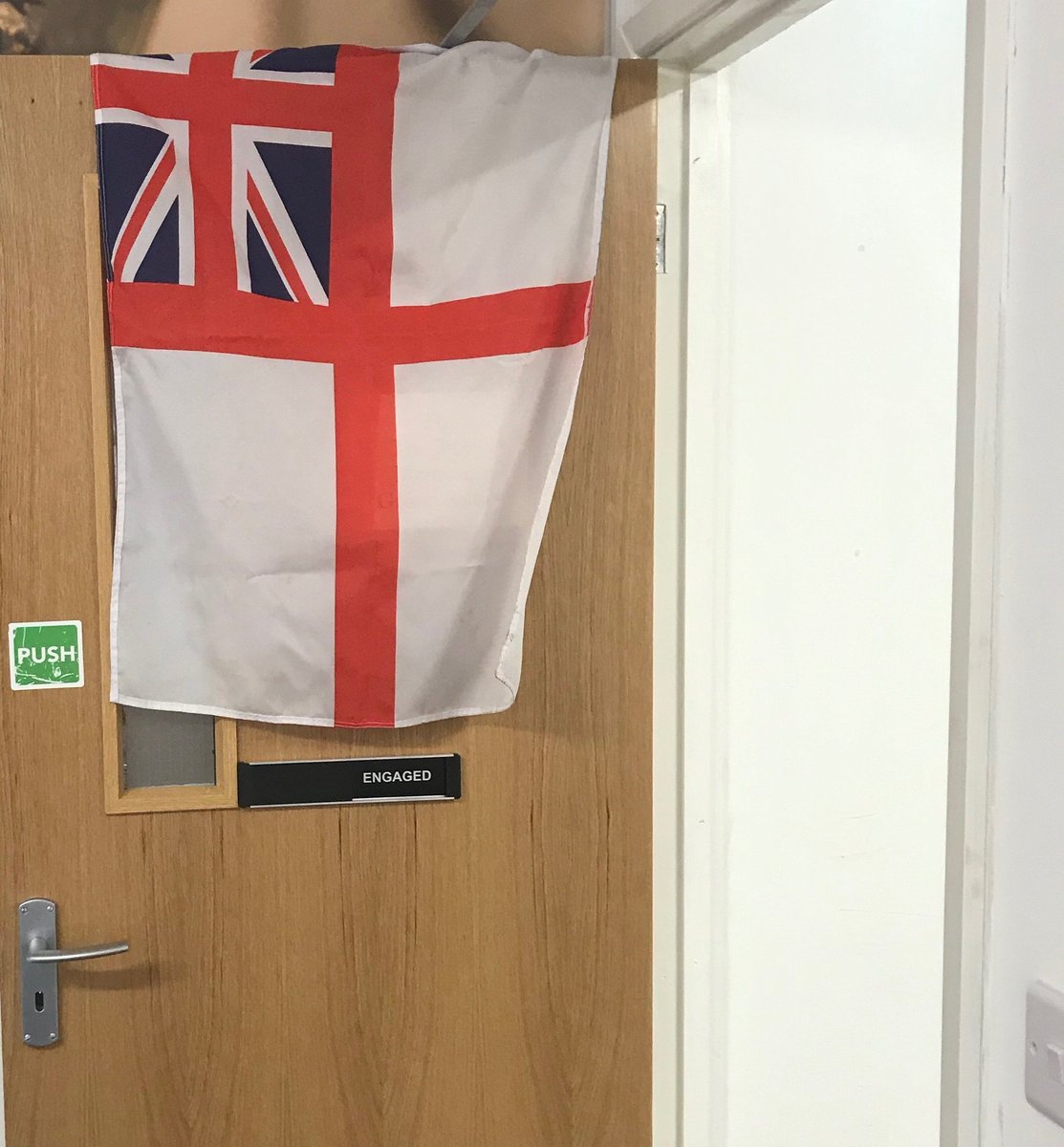 WarwickshireCGL's tweet image. As part of #recoveryweek our #Nuneaton team dedicated the group room to Lee Barry a Recovery Coordinator who sadly passed away this year. The plaque was unveiled by Dee, Lee&apos;s wife.
The White Ensign commemorated Lee&apos;s life in the Royal Navy.