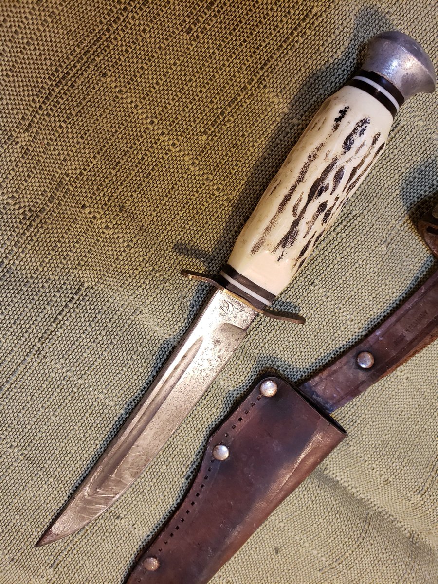 atticesoterica's tweet photo. Vintage Pic Solingen Germany Fixed Stag Handled Blade Belt Knife Hunting Fishing Leather Sheath https://t.co/df9QQpv8F5 #AtticEsoterica #Etsy #Vintage #BeltKnife https://t.co/8NEwOIHdEK