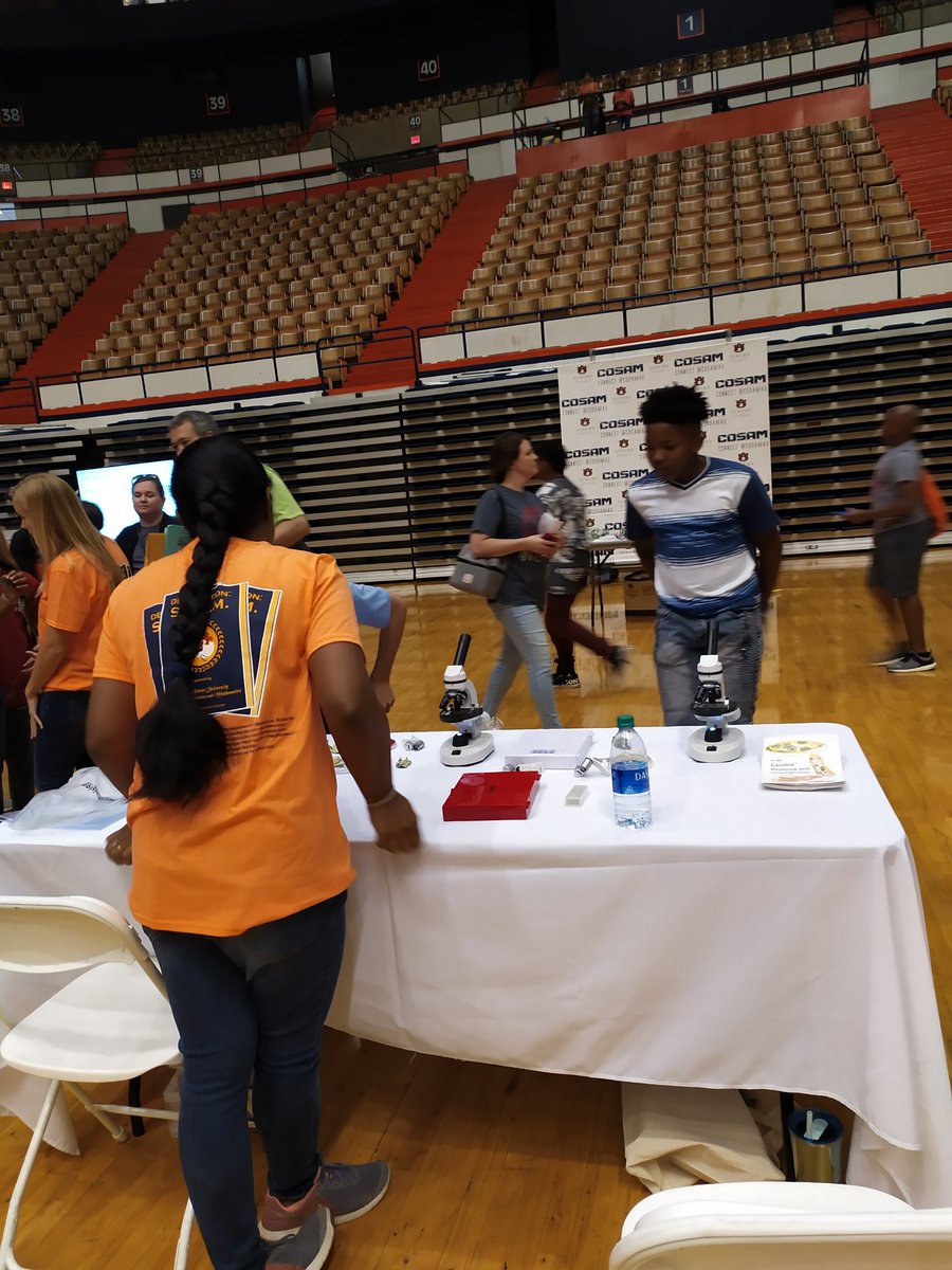marinaryl's tweet photo. Destination STEM at @AuburnU. We interacted with high school students and showed them different careers in biology. It was a lot of fun! @GWISci @COSAMOutreach #DestinationSTEM2019 #WomenInSTEM https://t.co/rwC7Xmh0g5