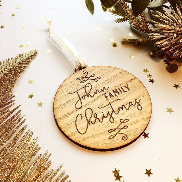 WishUponAPrint's tweet photo. Thanks so much for the kind words! ★★★★★ "Lovely gift, quick delivery, very happy" Vicky S. #etsy #housewares #homedecor #brown #livingroom #personalised #wooden #decoration #bauble #tree https://t.co/RewBYKcyc0 https://t.co/pvdou3Ngch https://t.co/TsKoTr0eVG