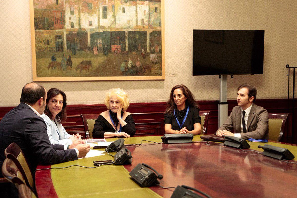 CsCongreso's tweet photo. 🏛️ Esta mañana nuestros diputados @fcofdezbravo y @amparomoya02 se han reunido en el Congreso con representantes de la Asociacion 'El Defensor del Paciente', @AsociacionElDe2 #CongresoCs https://t.co/Ec3qVLwwfn