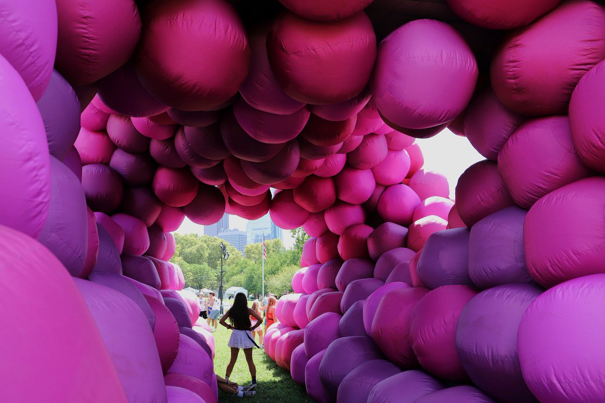 ced_to's tweet photo. Regardez ça: Installations immersives gonflables de l'#artiste français Cyril Lancelin https://t.co/rOPGg66PLa https://t.co/Ln4bujbbyt
