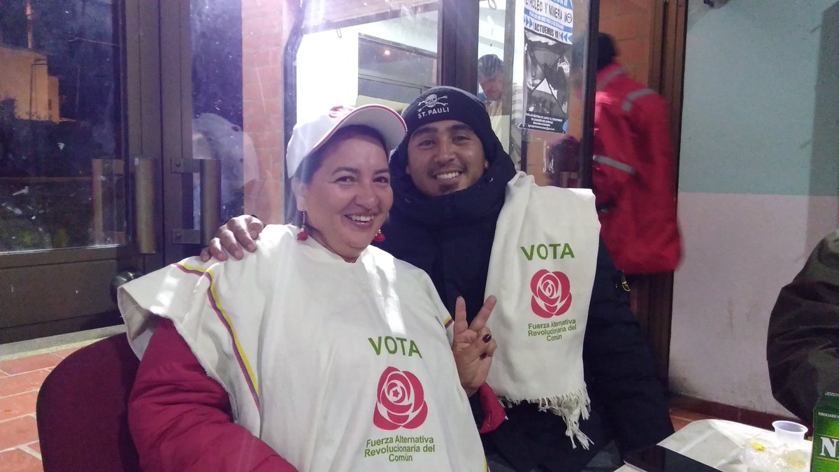 MarchaEnBogota's tweet photo. Durante el fin de semana el Sumapaz nos recibió con el calor humano que desborda en medio del frío páramo. No olvidamos que #SumapazEsBogotá

#SofíaConcejalDeLaPaz 🌹#2 https://t.co/7HOGVKzqFq