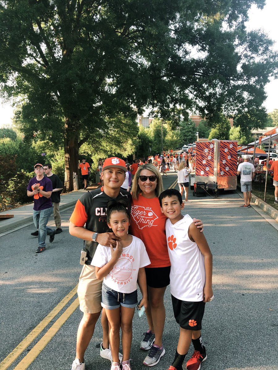 Took the children to watch our Tigers play. Came back to our tailgate after the late game to get food for the kids to find out that our <a href="/YETICoolers/">YETI</a> was stolen. 🤦🏻‍♂️. Win with class Clemson nation.  <a href="/ClemsonFB/">Clemson Football</a> ... win with class.