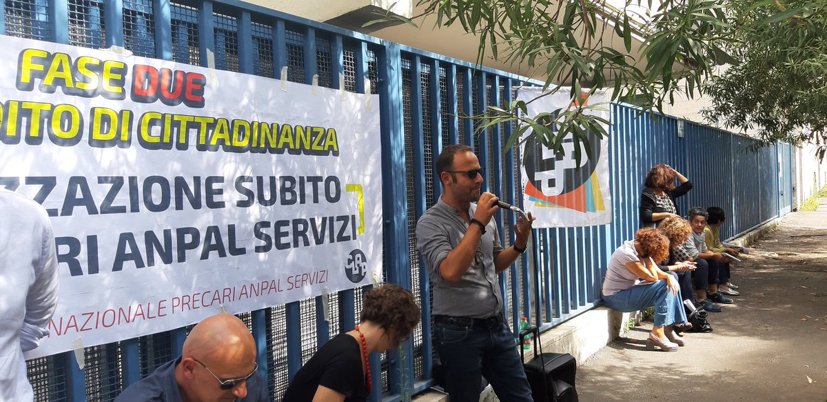 CLAP_RM's tweet image. Sotto sede di @ANPALServizi assemblea iscritti @CLAP_RM.
Nonostante @CatalfoNunzia ci abbia convocato al @MinLavoro, l'azienda continua a non riconoscere uno dei sindacati più rappresentativi.
Chiediamo una immediata stabilizzazione delle e dei precari.
#redditodicittadinanza