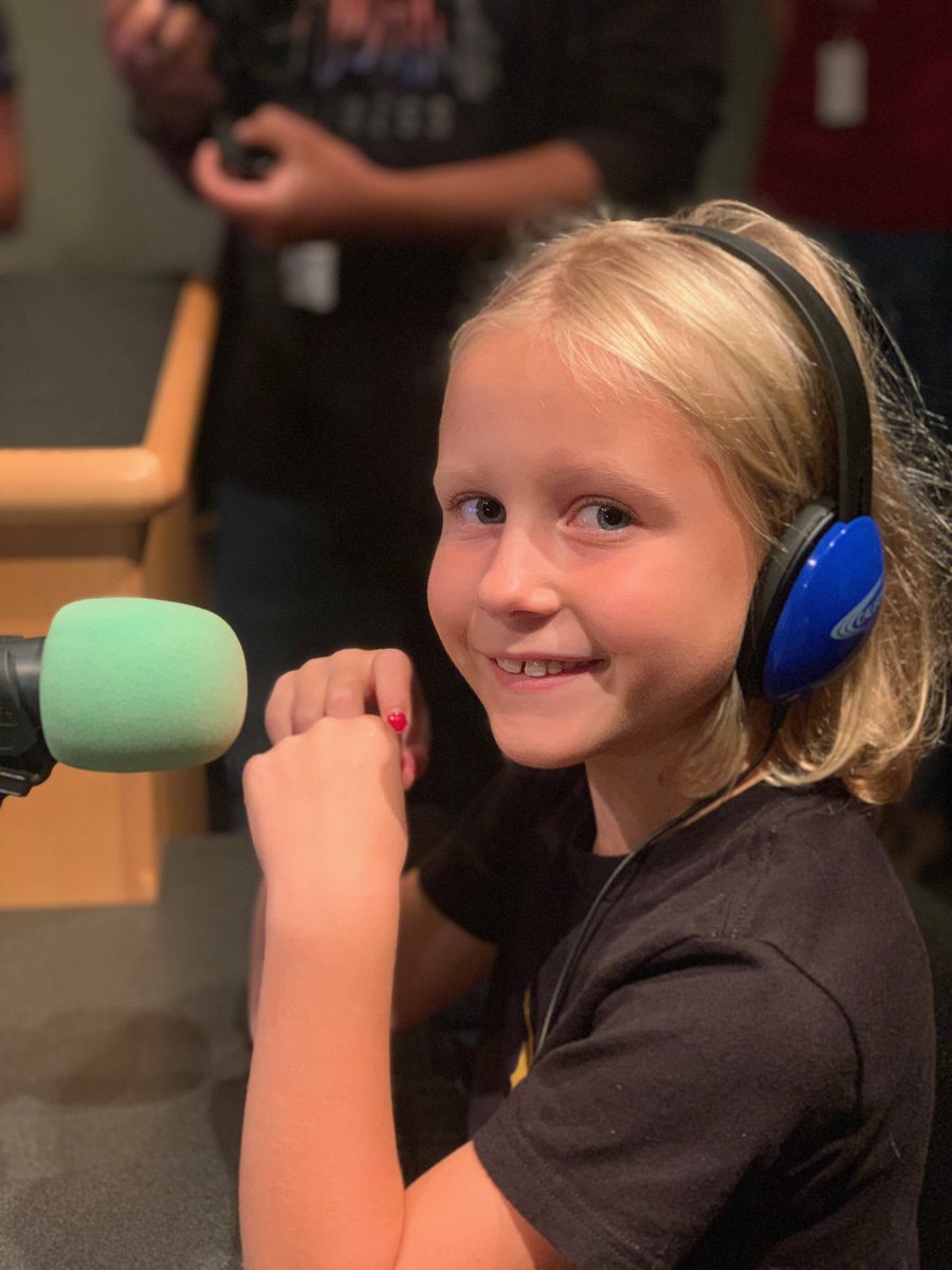 sibyldb's tweet photo. Violet made her radio debut on Saturday! She and her Lynhurst buddies were guests on the #saturdaylightbrigade discussing their love for and upcoming production of #Hamilton. Such an awesome experience!! https://t.co/PmjP6fgXWk