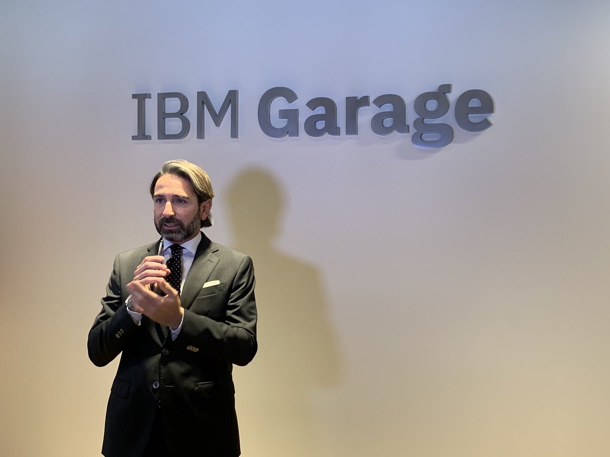 alefederferrari's tweet photo. @sterebattoni: qui al #CloudGarage, le imprese del #meccatronico @Assolombarda trovano il luogo del fare. Insieme, si parte da un problema d’industria applicando il #DesignThinking e si punta a soluzioni ‘proof of concept’. La logica è da startup. #IBMStudios @FilippoAstone https://t.co/Yy34la1KMy