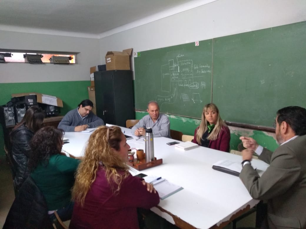 JDistritaljunin's tweet photo. Hoy en #Junin Comité Mixto Distrital de Salud y Seguridad de Educación. Trabajo articulado con el objetivo de realizar recomendaciones para las escuelas. @m_alejandrafa @petreccapablo @InspeccionGral @MariniEmilse @gzinny https://t.co/uuLCEUhDve