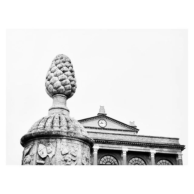 comunerimini's tweet photo. #myrimini #Repost @mrzpan
・・・
#piazzacavour #lapigna #teatro #galli #rimini https://t.co/buSGcasDic