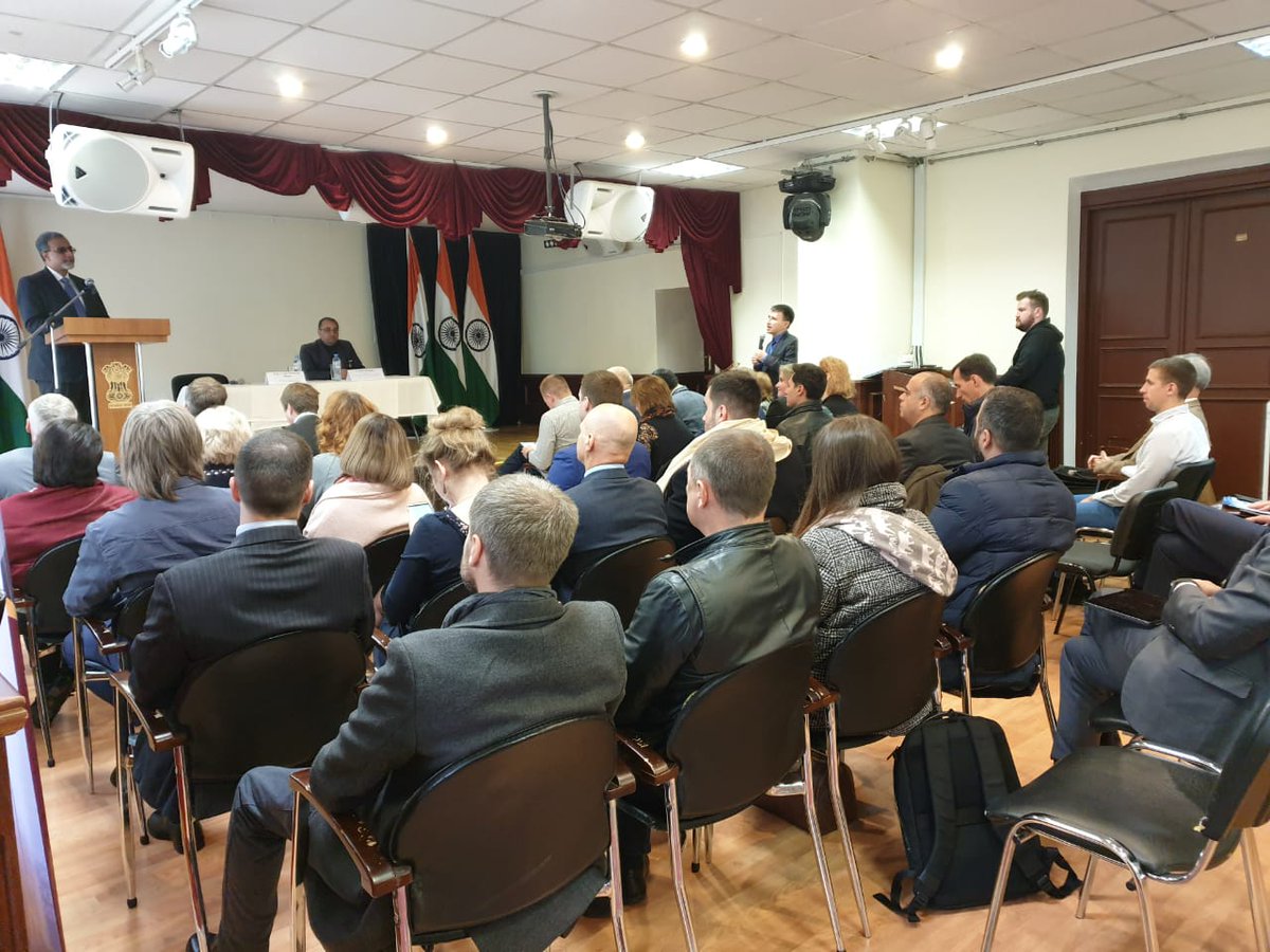 IndEmbMoscowRus's tweet photo. Посол Индии провел встречу делегации из 18 индийских компаний-производителей и экспортеров резинотехнических изделий (РТИ), входящих в индийский Совет по развитию экспорта химической и смежной продукции (#CAPEXIL), с представителями российских компаний в Посольстве Индии. https://t.co/Z9Utm4hOQu