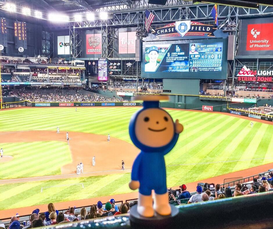 HelloFuturists's tweet photo. Marty had a blast at the @Dbacks game in #Phoenix! Playoff season is coming! #MartyMonday #Baseball #HelloFuturists #Cybersecurity https://t.co/ZB7NMRjKae
