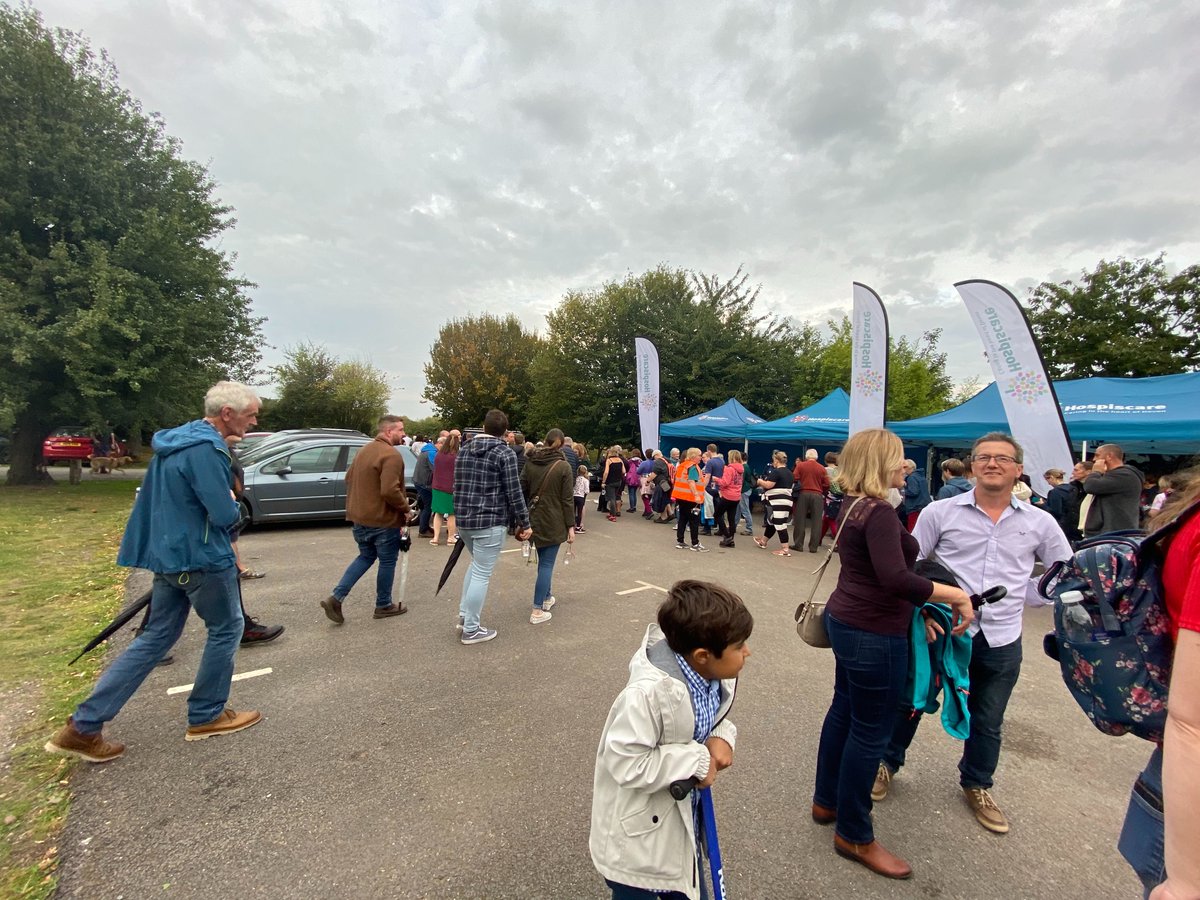 memoriadotcom's tweet photo. Memoria staff, families, and our CEO,  came out in support of #CandlesOnTheCanal:  21 September 2019.  It was heartfelt to walk with over 300 families, paying tribute to loved ones. @Hospiscare put together a memorable event. #Memoria #Hospice @funeralguideUK https://t.co/NmFUJ1RHnV