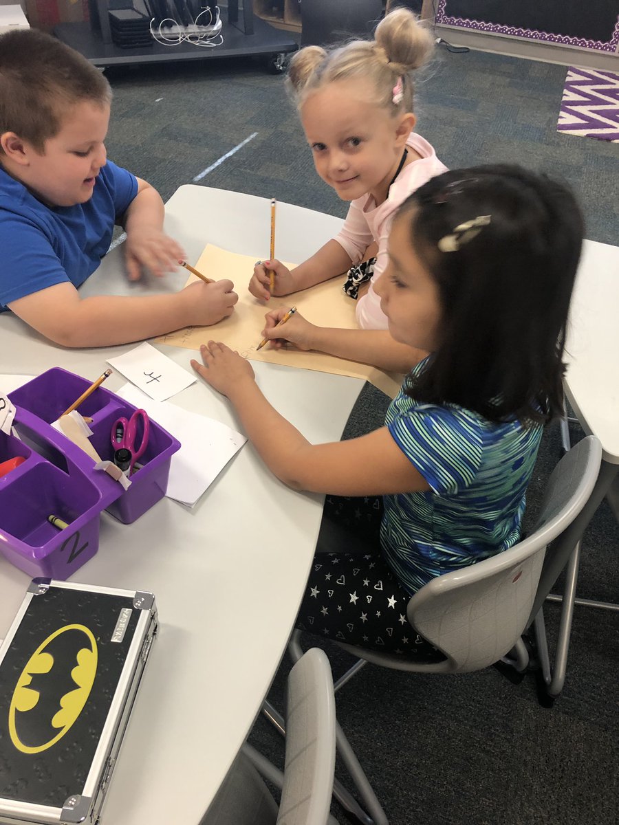 garakani_1st's tweet image. Writing r blends in this beautiful Monday morning!
#misdproud
@hollyewalker @JAVitovsky_Elem