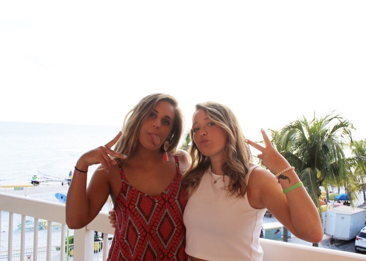 EmGreif_'s tweet image. Words can’t describe how much I miss you, my heart hurts💔 Love you forever and always shelb💘