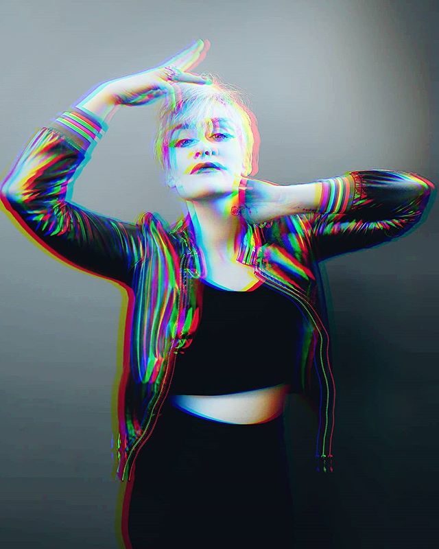 GervaiseMusique's tweet photo. 💥CONCERT BACK TO SCHOOL💥

Tu veux ta dose de badass à strass ?
Rdv le 10.10.19 sur le @bateauelalamein à 20h.

Ca va suer de la glitter.
BIIIIIIIM. ✨💋✨ https://t.co/wMoh7Qydo5