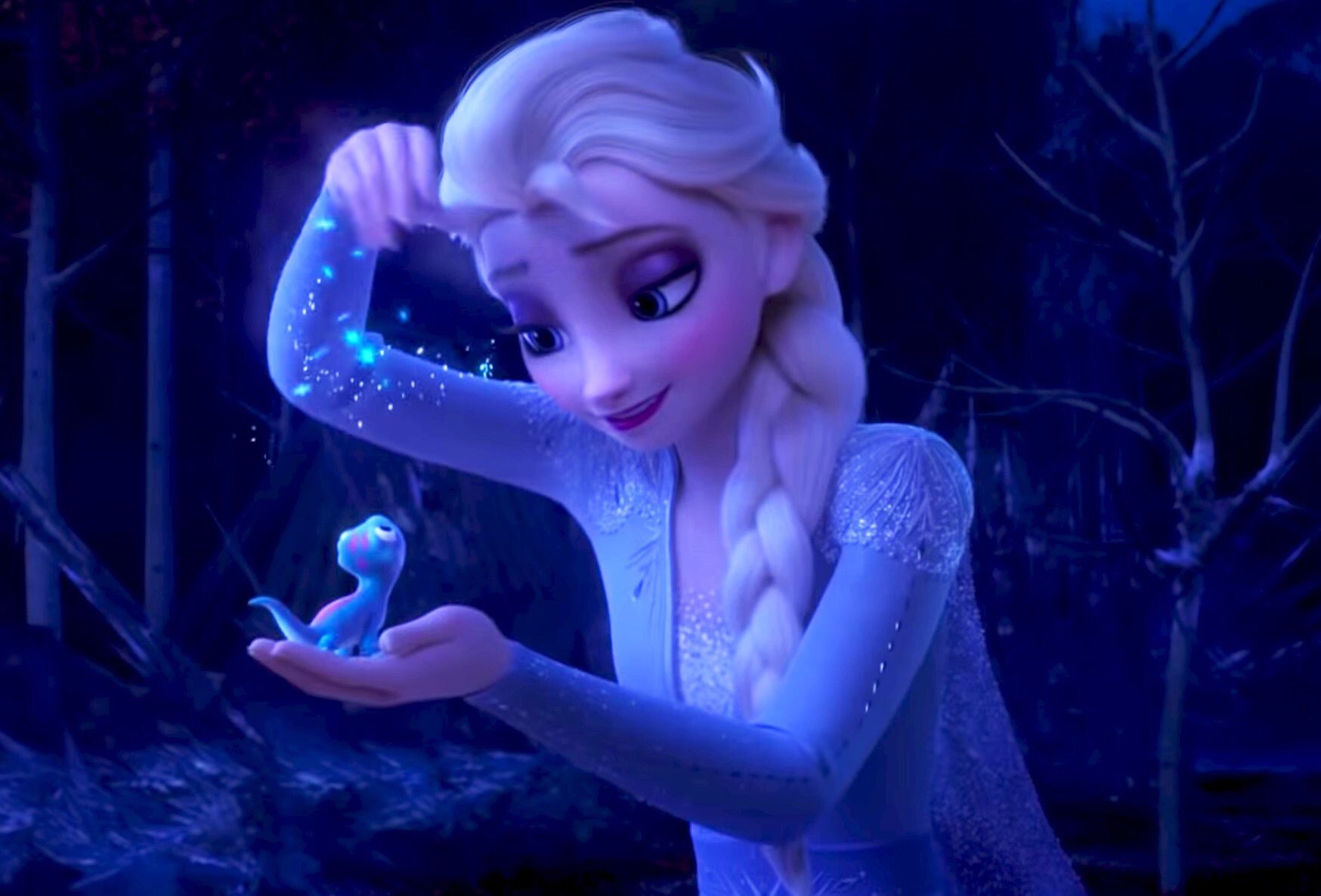 elsa with lizard