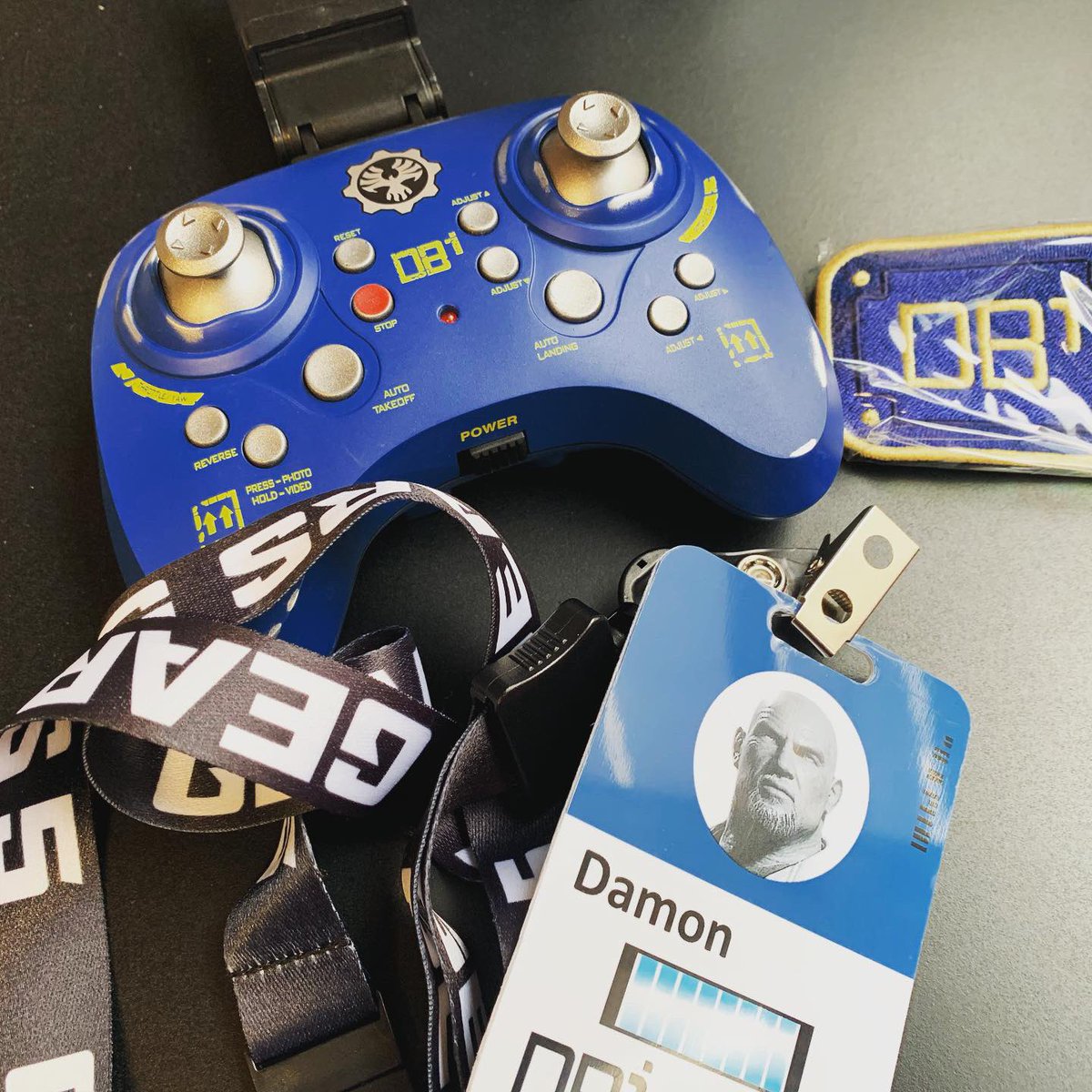 Xbox_Spain's tweet photo. ¡SORTEO! ¿Quieres esta edición especial de #Gears5 con el dron? Para participar:
-Residir en España.
-Seguir a @Xbox_Spain y RT a la publicación.
-Comentar con #XboxGears5 cuál es tu momento más emblemático de la saga. 

Daremos los ganadores la semana que viene. ¡SUERTE! https://t.co/HrBAh0kCfU