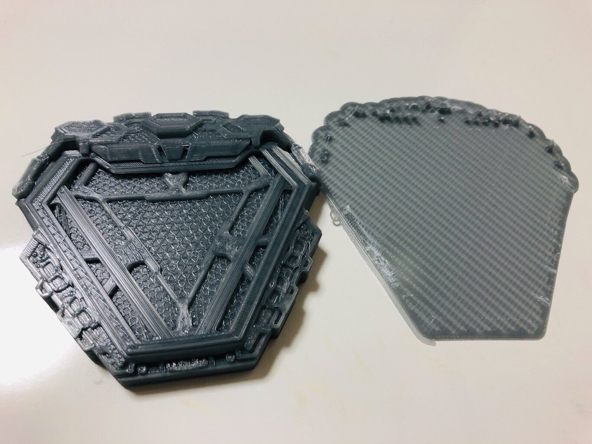 Hachi_Cube's tweet image. 見た目だけで作ったからプリントするには適さないデータだと思うけど…えーいやってしまえー！ってプリントしちゃった！リアクター！
出たよー！およそ9時間半で！
 #Adventurer3