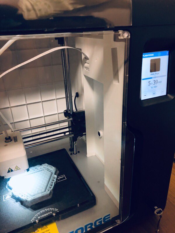 Hachi_Cube's tweet image. 見た目だけで作ったからプリントするには適さないデータだと思うけど…えーいやってしまえー！ってプリントしちゃった！リアクター！
出たよー！およそ9時間半で！
 #Adventurer3