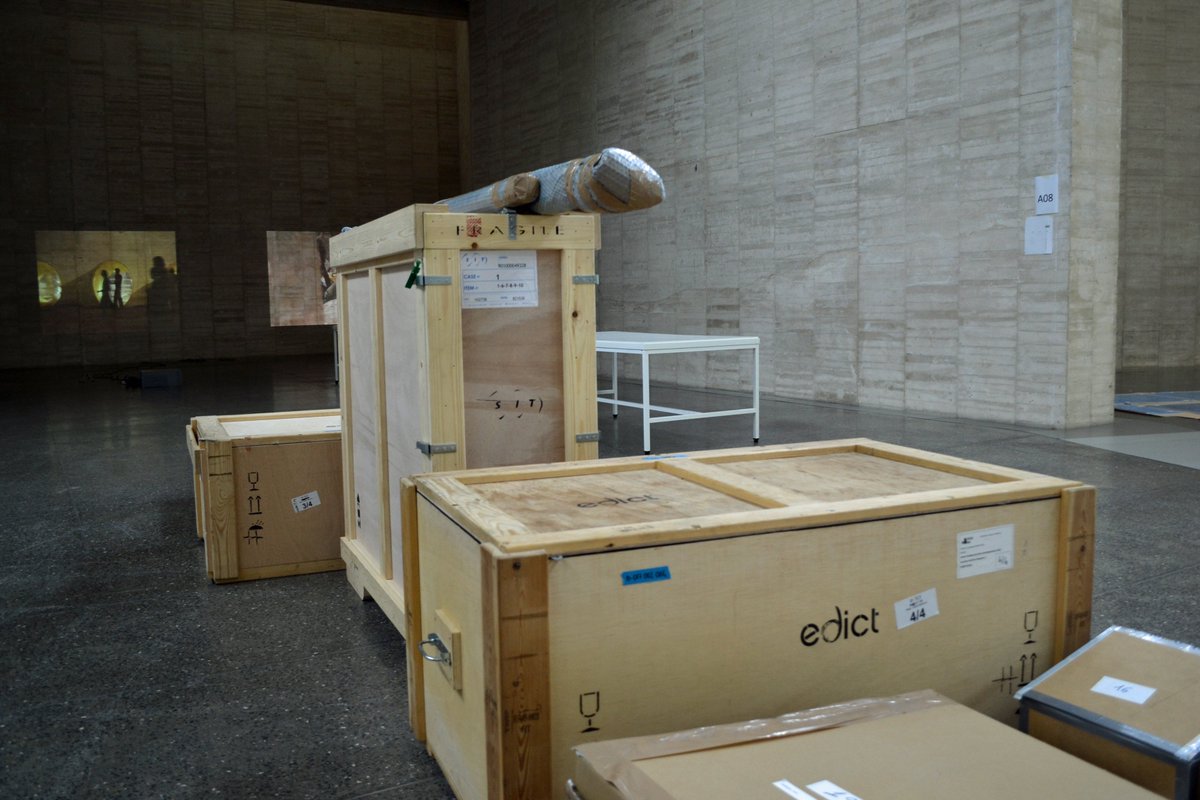 musacmuseo's tweet image. "La arquitectura perecedera de las pompas de jabón" es el título de la 1ª exposición dedicada a José Miguel de #PradaPoole, en la que se revisan sus aportaciones al campo de la #arquitectura, que destacan por su carácter experimental, futurista y efímero. musac.es/#exposiciones/…