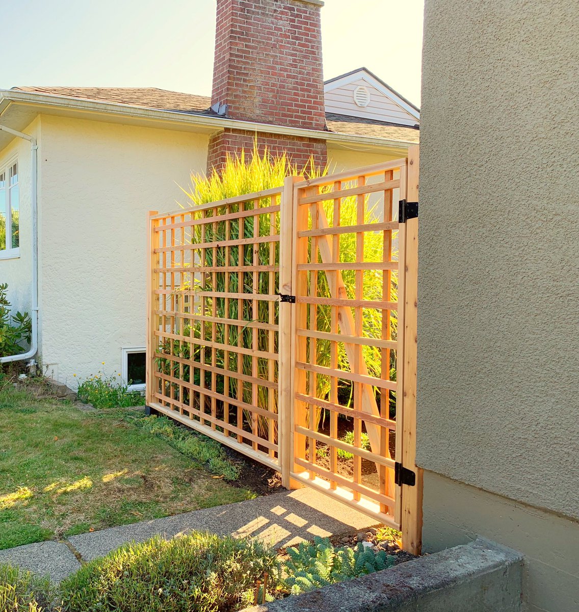 fixitphinney's tweet photo. Custom fence and gate.
.
.
.
.
.
#fencefixit #lattice #latticefence #gate #fixitphinney #fix8marketing #ballard #ballardseattle #ballarddesigns 
#phinneyridge #phinneyridgeseattle 
#phinney #seattle #seattleconstruction 
#seattlecontractor #seattlehomes  
#seattlerealestate https://t.co/UNrbqtoedS