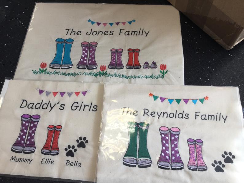 HandmadebyMary2's tweet photo. We offer a range of personalised embroidered goods, this is just some examples, pop on over to our shop for more pictures, options and information! 

https://t.co/ZIFWGD1y8C

#handmadehour
#UKGiftHour #womaninbiz #GiftIdeas #personalisedgifts https://t.co/DQl74HSAEH