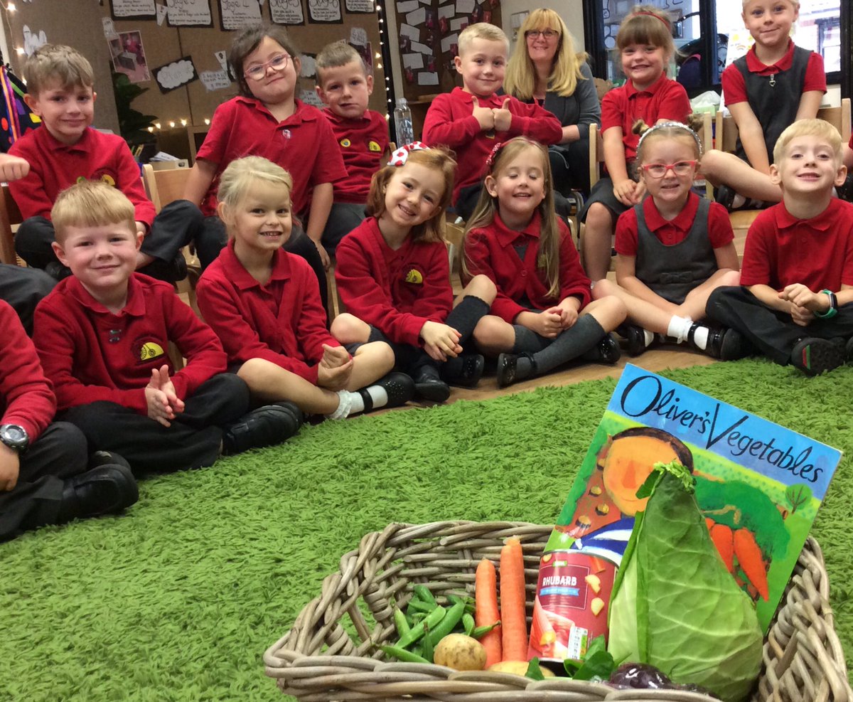 Y12UP1's tweet photo. Our literacy text for this week is Oliver's Vegetables by Vivien French 🥬🥕🥔 Some of us tasted peas, carrot and spinach today #Y1JM #ambitiouscapablelearners #sharingstoriesisfun https://t.co/M1KagQpdit