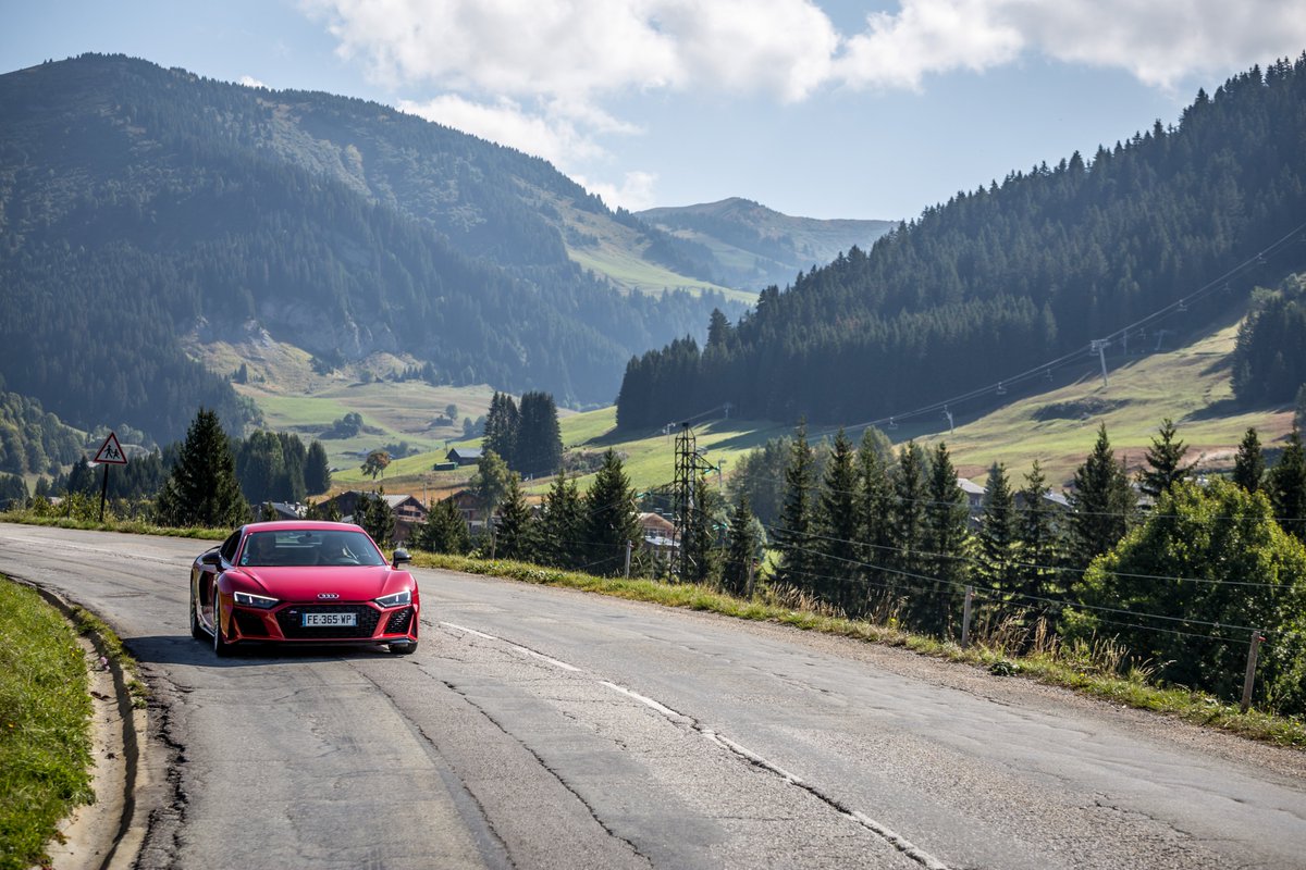 L_Bennaoum's tweet photo. Encore des moments hors du commun vécus par nos clients grâce à #Audidrivingexperience. Des journées placées sous le signe de l'exclusivité qui leur permettent d'apprivoiser les dernières nouveautés Audi et contribuent à tisser un lien durable avec la marque. https://t.co/ojH7R9LvHm