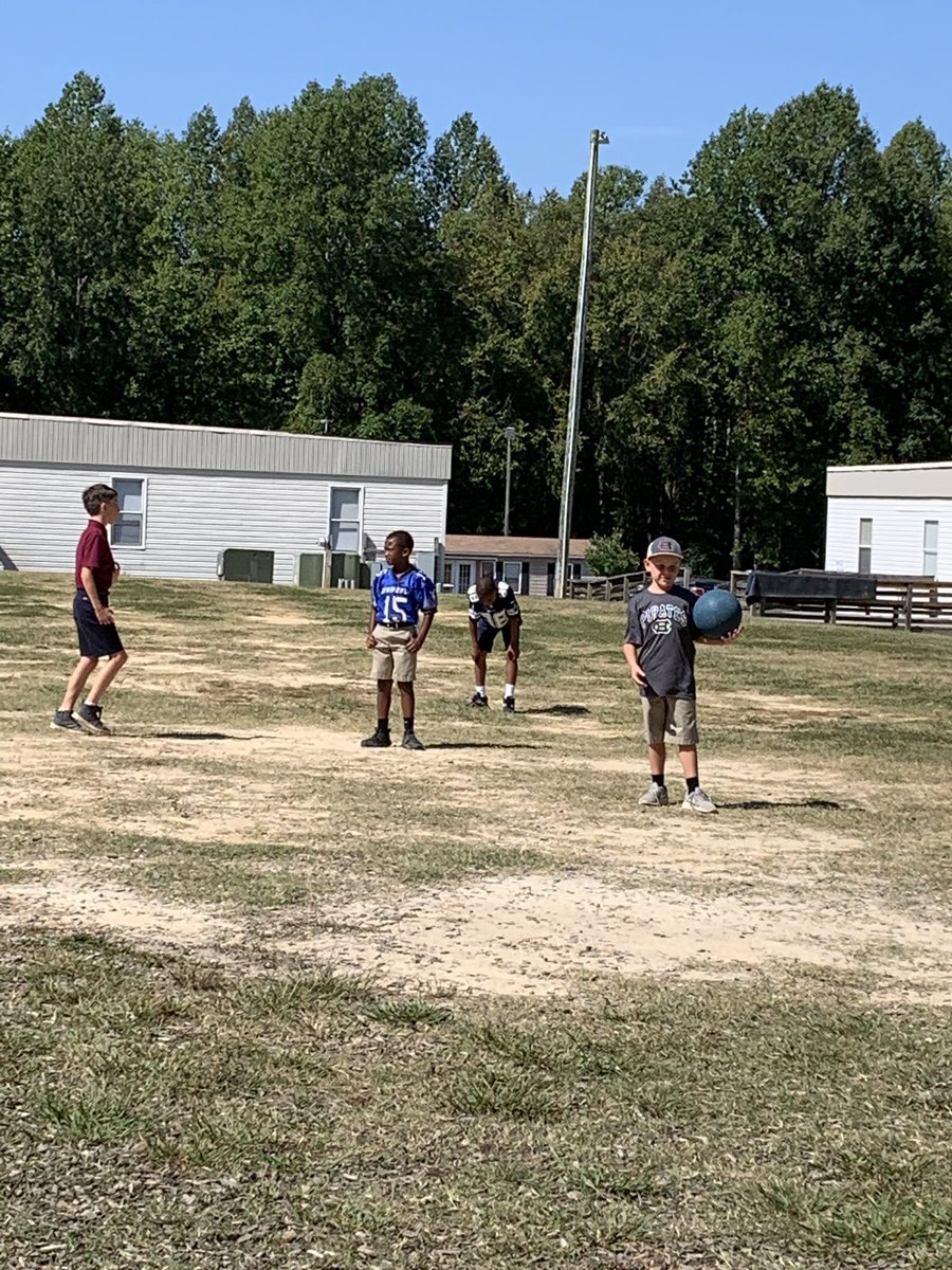 DunavanMusic's tweet photo. Kickball game at recess with 3rd grade! #WeB4MeEWA #ThisIsK4EWA https://t.co/VLB6l10wQ4