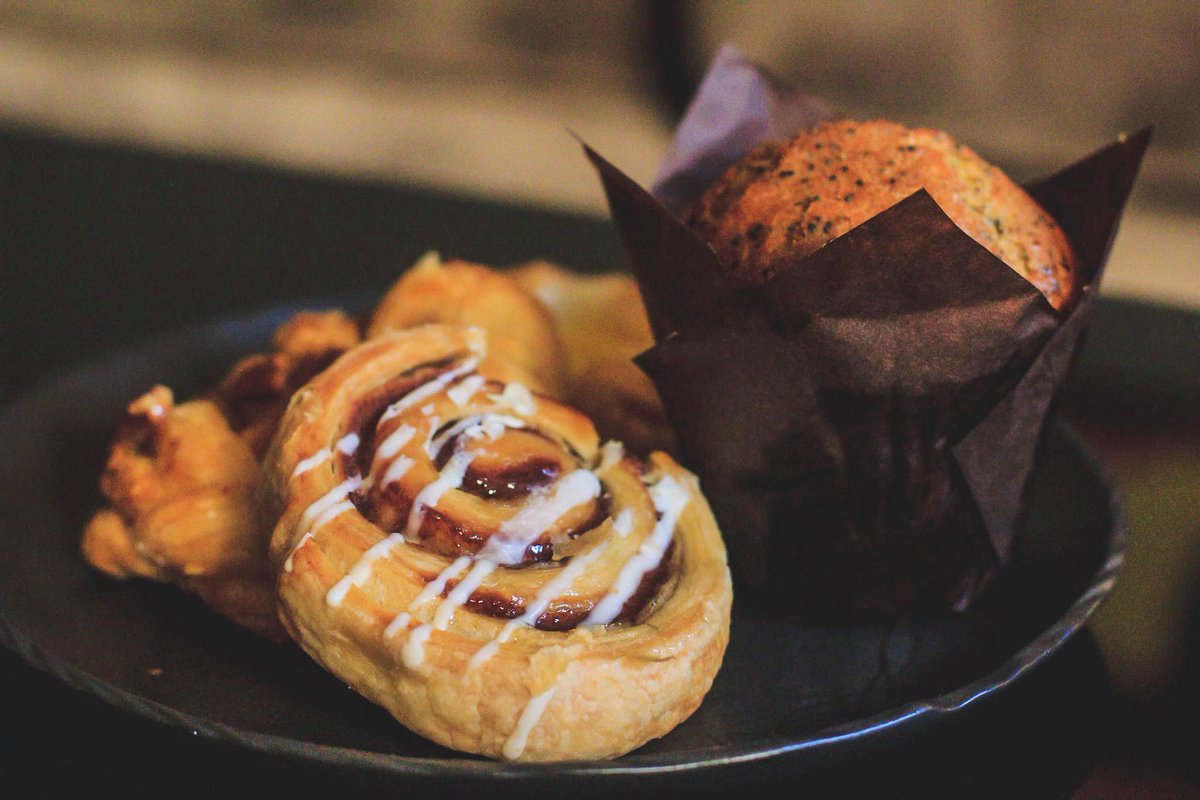 They say you are what you eat, so why not be sweet 🍯 start your mornings with some of our delicious pastries 🤤 #DivaAtTheMet⁠