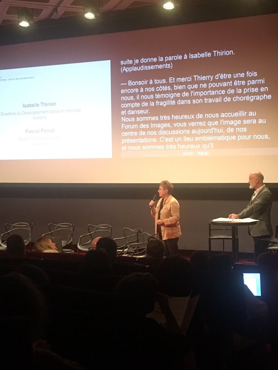GroupeAudiens's tweet image. @Isabellethirion et @ParsatPascal lancent la conférence. Tout est retranscrit à l’écran grâce à Acce-o. #VivreEnsemble #cultureethandicap #handicapemploi
