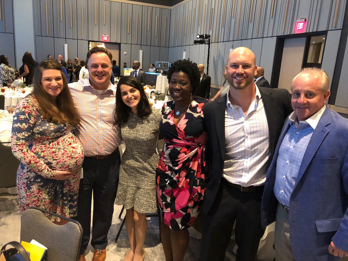 JEDunn's tweet photo. JE Dunn was honored to be a part of the National Association of Minority Contractors Golden Shovel Awards Banquet. The event was highlighted with special remarks from Arlington Mayor Jeff Williams Senator Royce West and Major General Craig Timberlake (USMC, retired). @NAMCDFW https://t.co/XfYuAFJui1