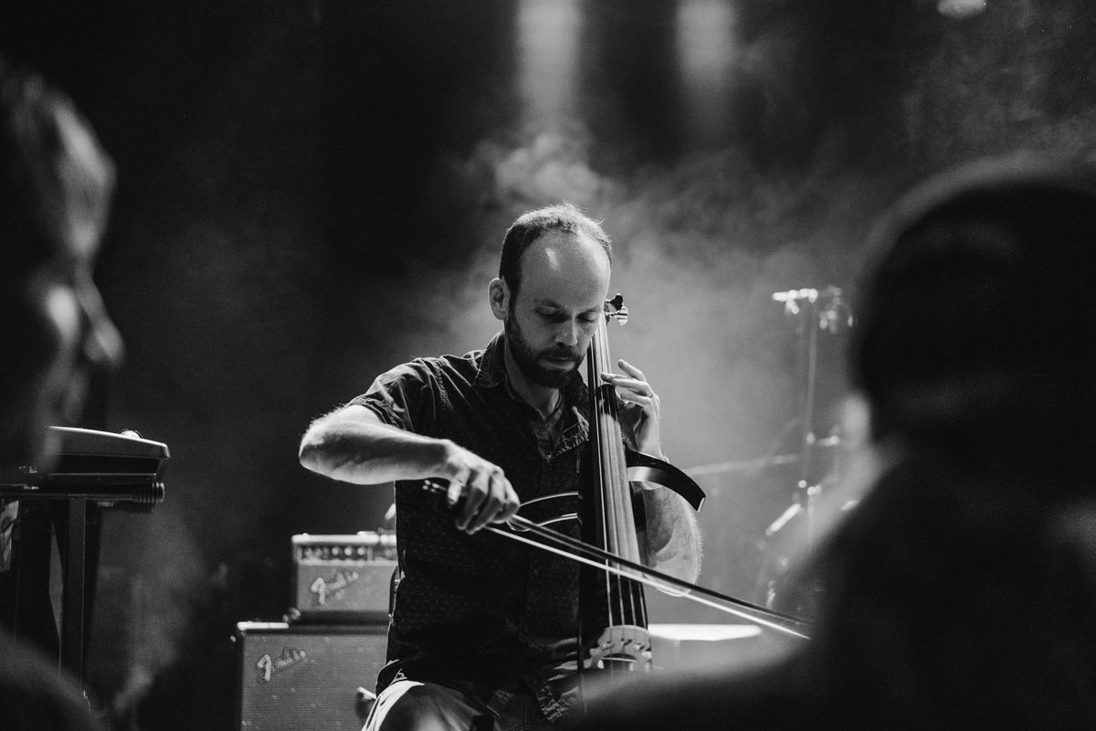 equalvision's tweet image. anyone else catch @thispatchofsky opening for @GIAAband this weekend? 👩‍🚀🌊

📸: @thiswildbemis