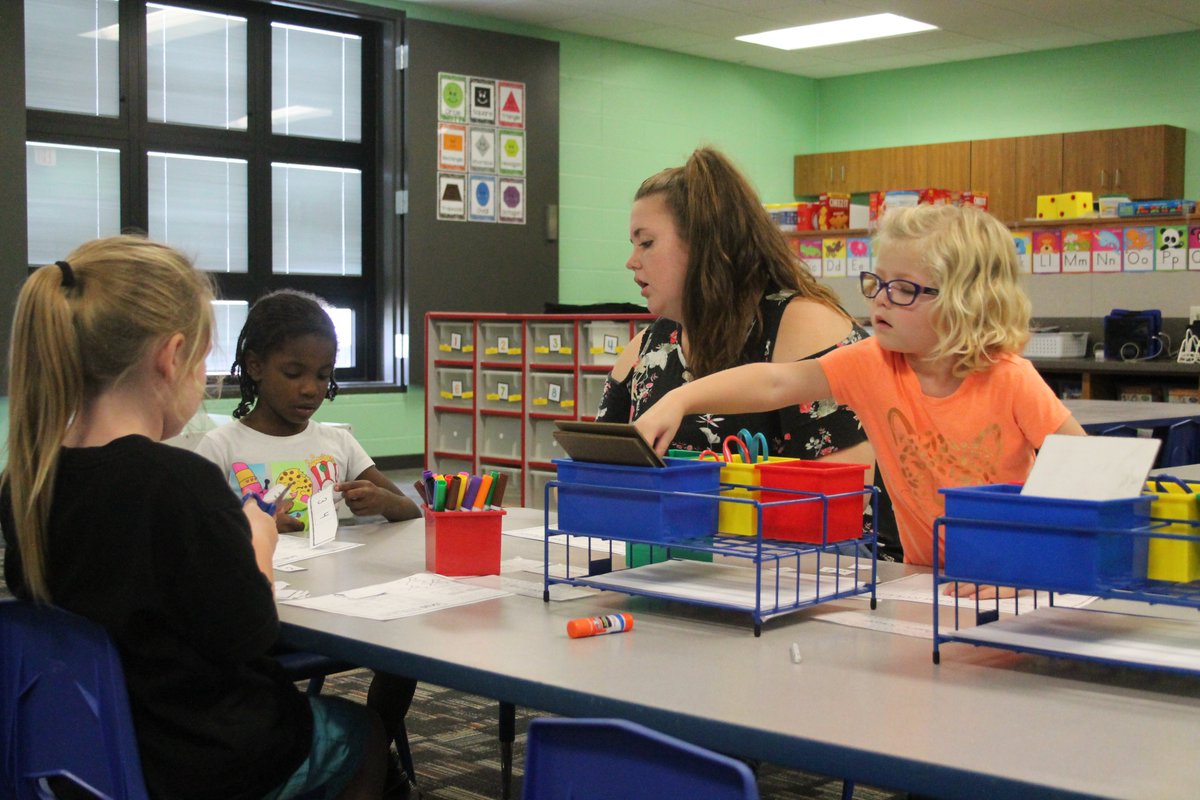 InmanSchools's tweet image. We ❤️ our Cadet Teachers at IES! Each one plays an integral role for Tt and Ss in our classrooms on a daily basis! Thank you!  @kayjwoods @20woodm #MaximizingResources #DriveStudentSuccess via @techytamara